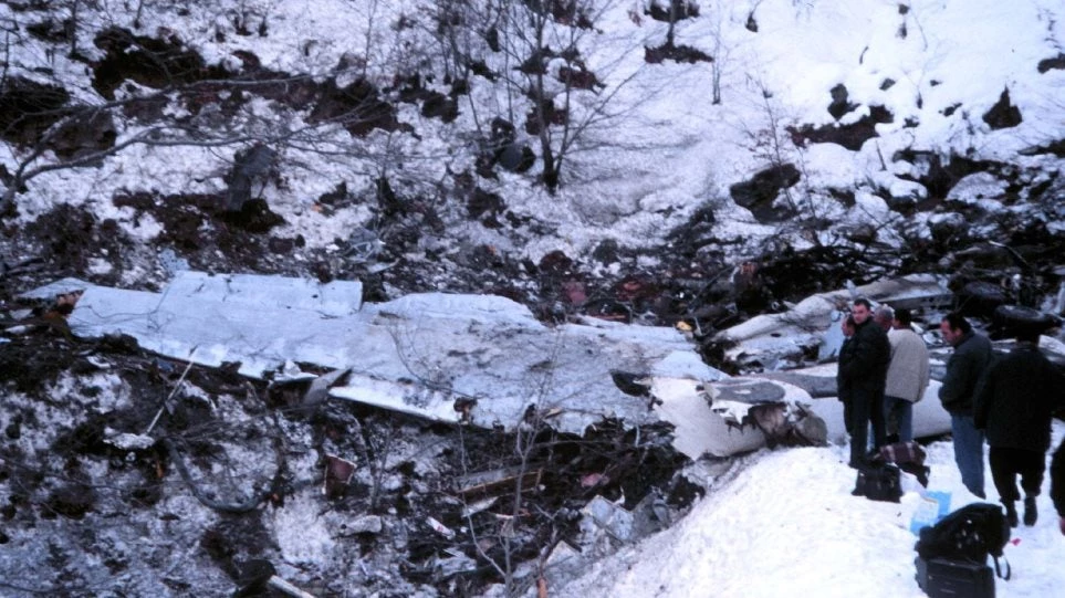 Η μοιραία πτώση του Yak-42 στα Πιέρια: 21 χρόνια μετά δεν έχουν αποζημιωθεί οι συγγενείς των θυμάτων